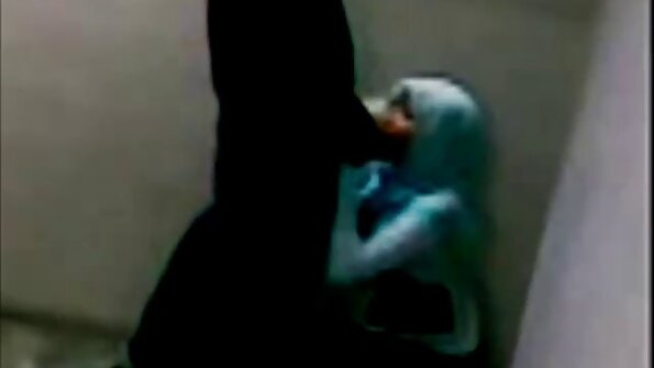 Resna MILF Ņem A Young Guys Shaft