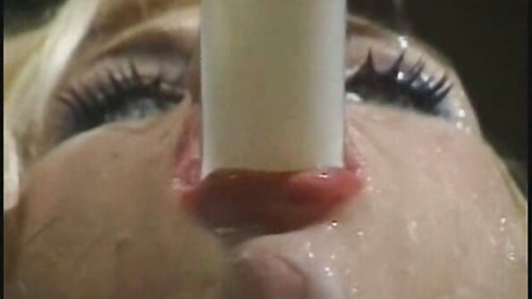 Khloe Kapri kļūst viņai shaved incītis fucked pa POV