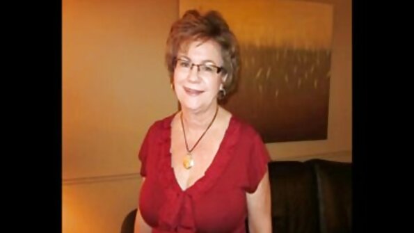 Bloke MILF Christie Stevens Tease Inside The Showe