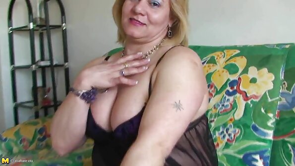Tara Holiday Gets The Black Filling Viņa Craves