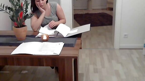 Nejauka MILF Christy Mack Izpletīt Viņas Kājas