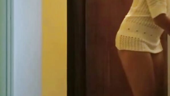 Zils-eyed MILF Jane Doux patīkami laimīgs puisis POV
